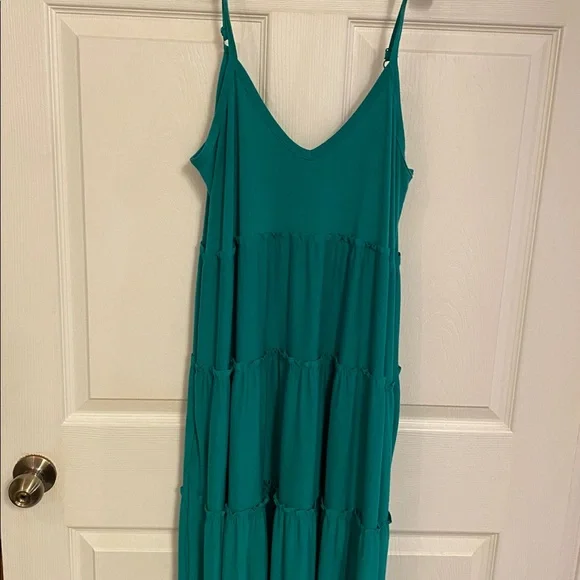 Green Sleeveless Maxi Dress - Picture 3 of 4